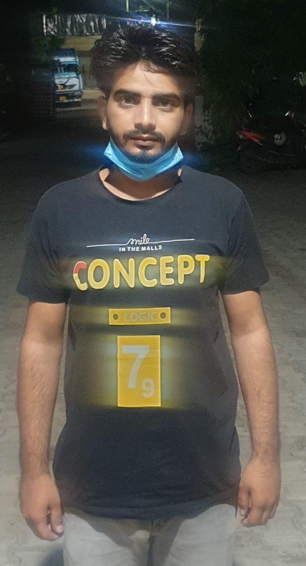 स्पेशल टास्क फोर्स/एन्टी नारकोटिक्स टास्क फोर्स टीम ने 21,360 नशीले कैप्सूल तथा 2490 नशीले इन्जेक्शन (कीमत लगभग 20 लाख रूपए ) के साथ किया , 02 अभियुक्तों को गिरफ्तार