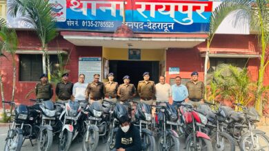 नशेड़ी बाइक चोर अरेस्ट, ₹8 की 10 बाइक दून के इस जंगल से बरामद; ऐसे करता था रात को चोरी