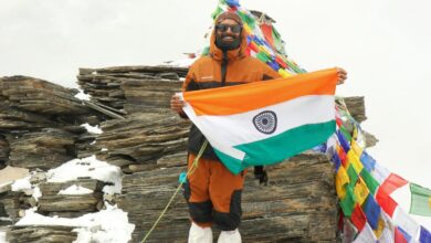 दून के अंकित ने लद्दाख की 2 चोटियों "कांग्यात्से 1 और कांग्यात्से 2" पर फहराया राष्ट्रध्वज तिरंगा