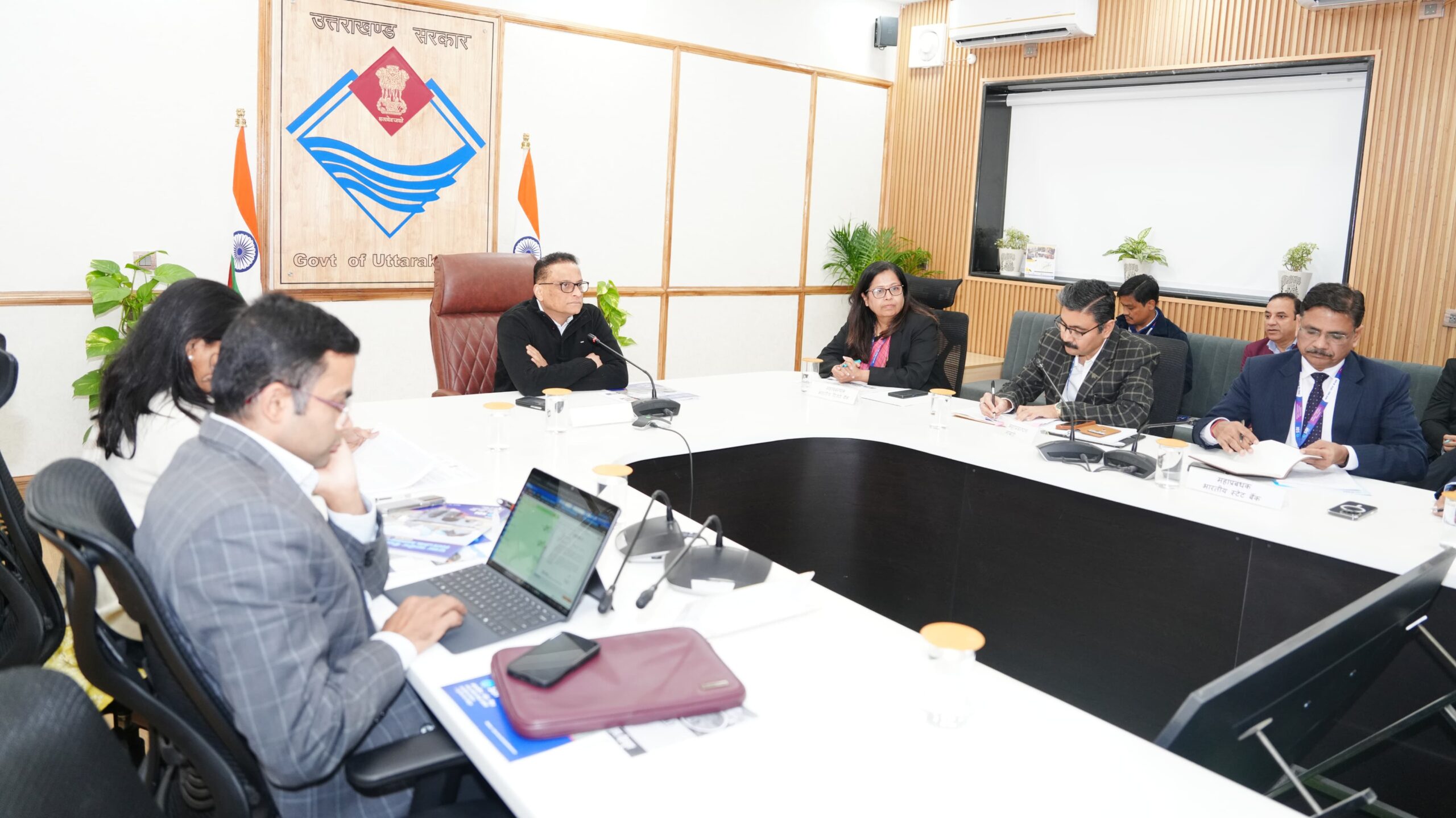 Uttarakhand Finance Secretary Dilip Jawalkar chaired the 94th meeting of the State Level Bankers Committee and gave these instructions.