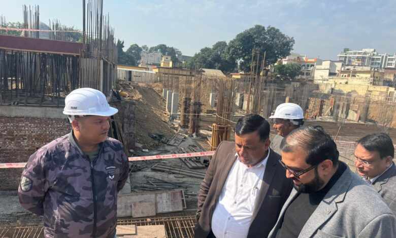 MDDA Vice President Banshidhar Tiwari conducted a surprise inspection of projects from Doiwala to Rishikesh.