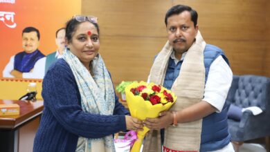Assembly Speaker Ritu Khanduri Bhushan met with BJP's newly appointed National Executive President Nitin Naveen.